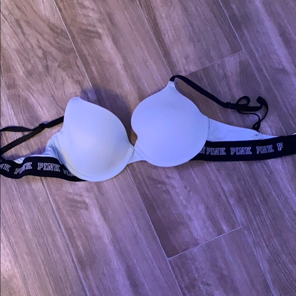 VS pink bra